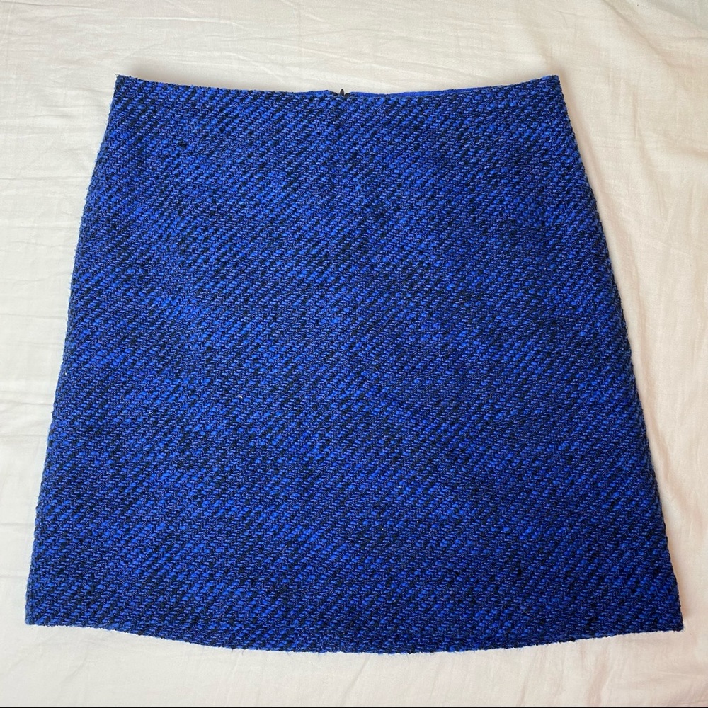 Loft Size 4 blue and black woven skirt